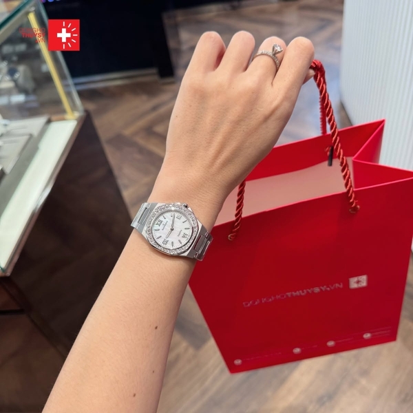 Đồng hồ pin Quartz là gì? Ưu và nhược điểm của đồng hồ pin Quartz