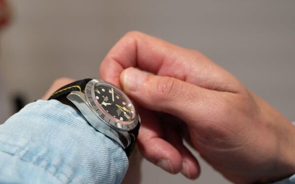 Đồng hồ bị nhiễm từ và cách khắc phục đơn giản nhất