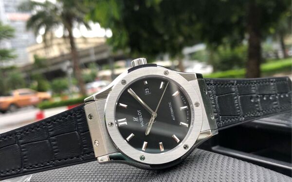 Đồng hồ xách tay – Món hời hay cạm bẫy giá rẻ