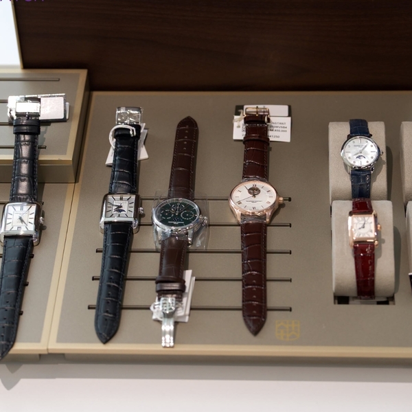Cùng lựa chọn 1 chiếc đồng hồ Frederique Constant phù hợp nhất với bạn nhé