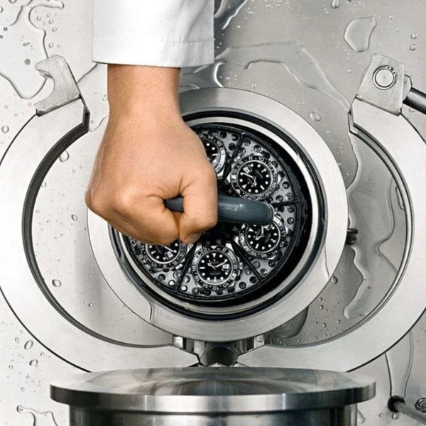 ISO 6425 là gì? Tiêu chuẩn quốc tế dành cho đồng hồ lặn