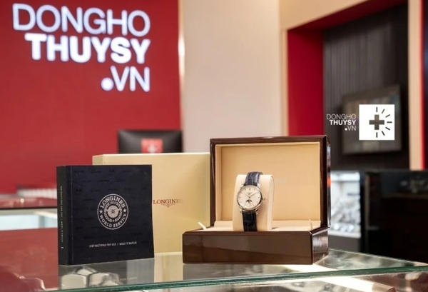 Longines tank là gì? Khám phá đồng hồ Longines mặt chữ nhật thanh lịch